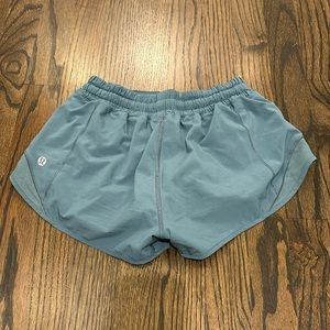 Lululemon hotty hot short 2.5”